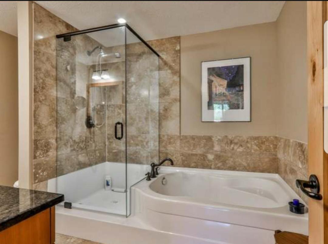 Luxurious Rundle Cliffs Lodge In Spring Creek Canmore Eksteriør billede